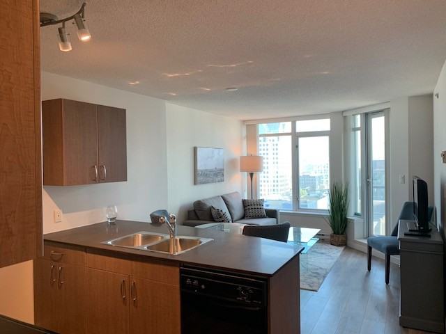610 Granville Street - Photo 6