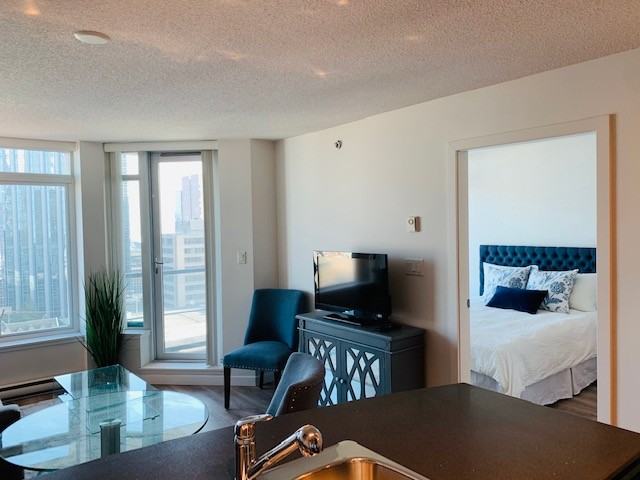 610 Granville Street - Photo 7