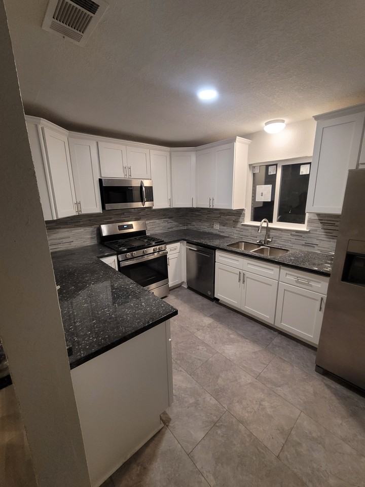 4024 Avenue N 1/2 #NA - Photo 3 of 19