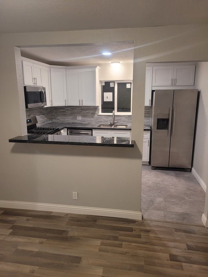 4024 Avenue N 1/2 #NA - Photo 4 of 19