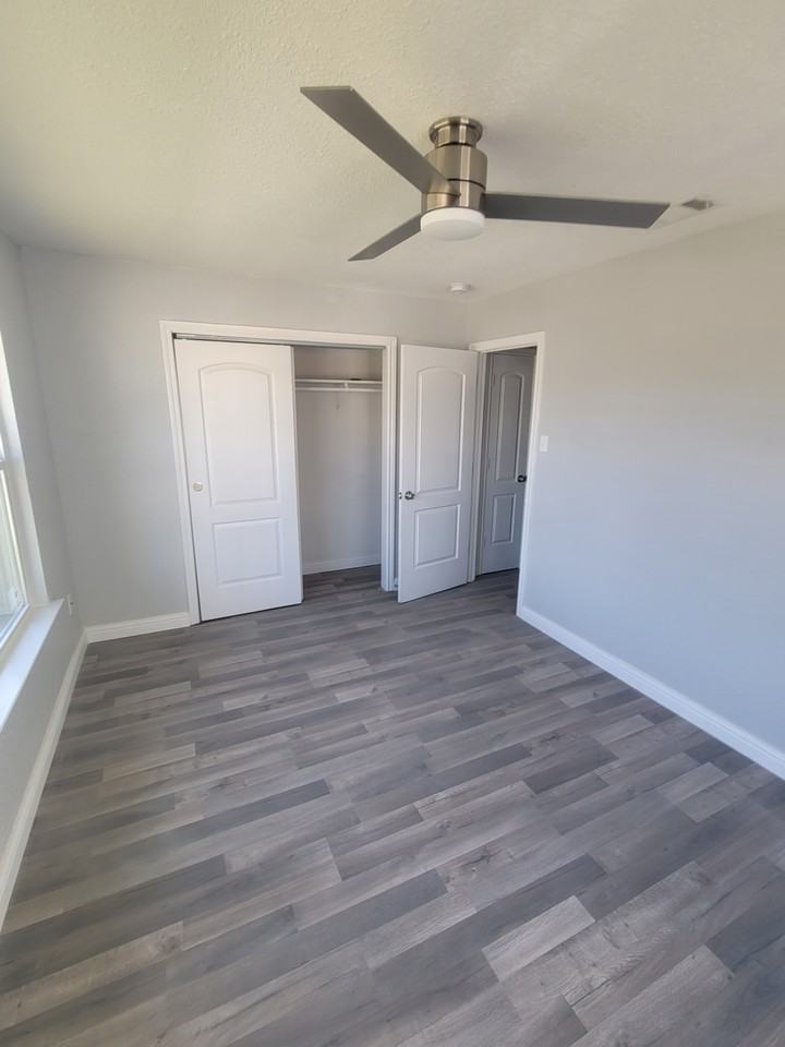 4024 Avenue N 1/2 #NA - Photo 6 of 19