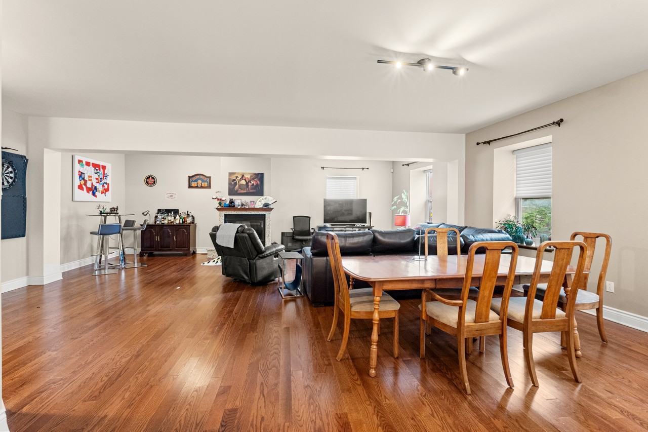 3402 Rue Workman - Photo 2 of 21