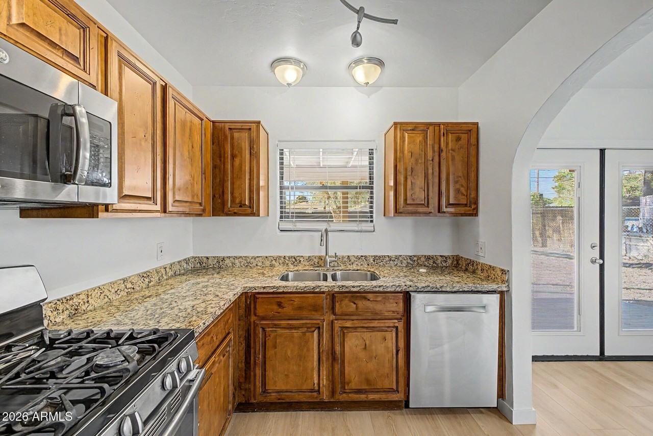 156 W Highland Ave - Photo 5 of 14