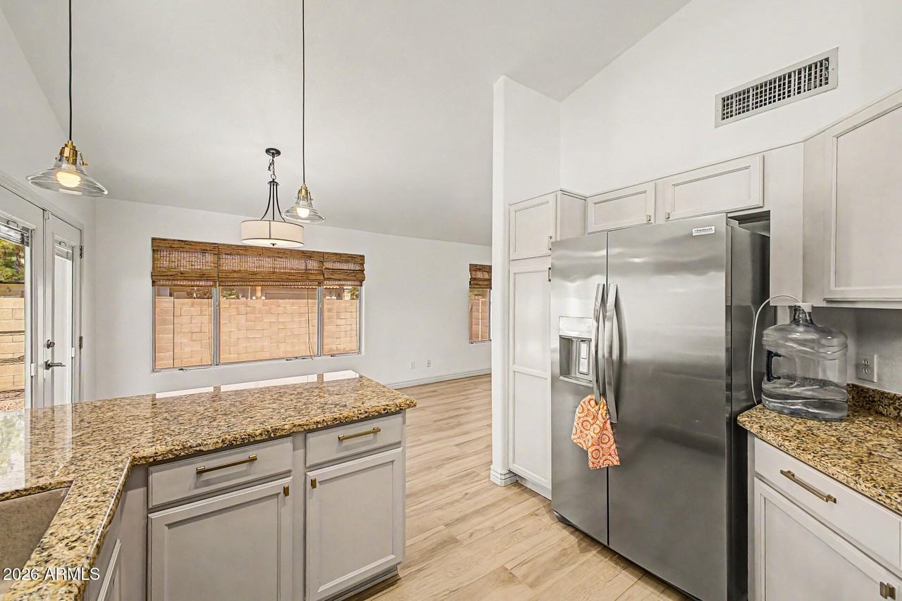 3905 E Rockwood Dr - Photo 7 of 24