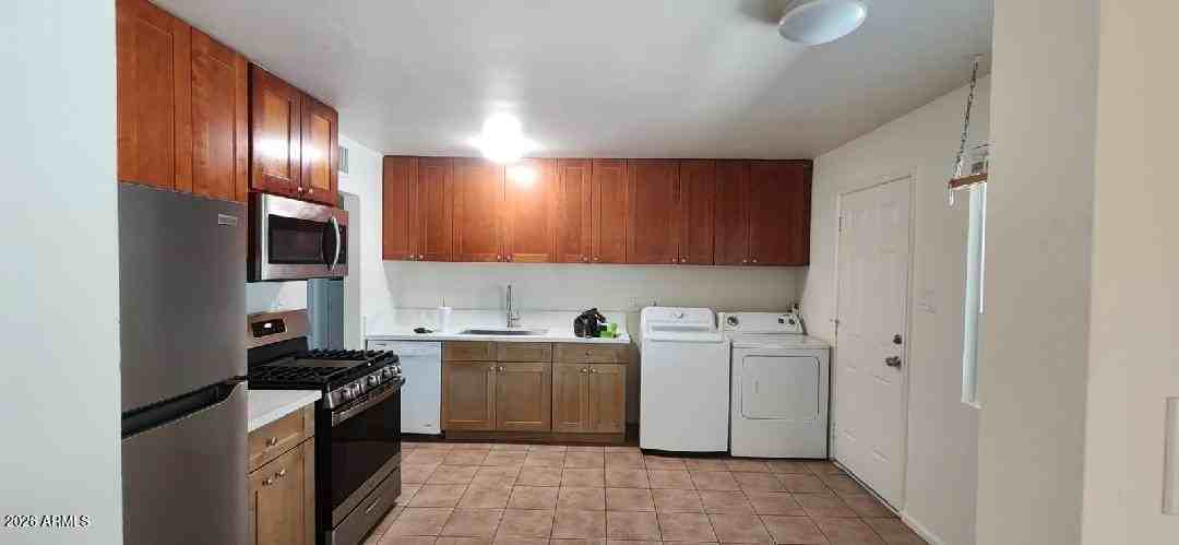1416 E Orange St - Photo 4 of 13