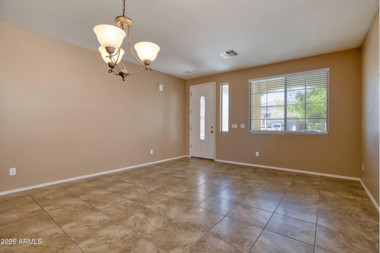 15273 W Roanoke Ave - Photo 5 of 39