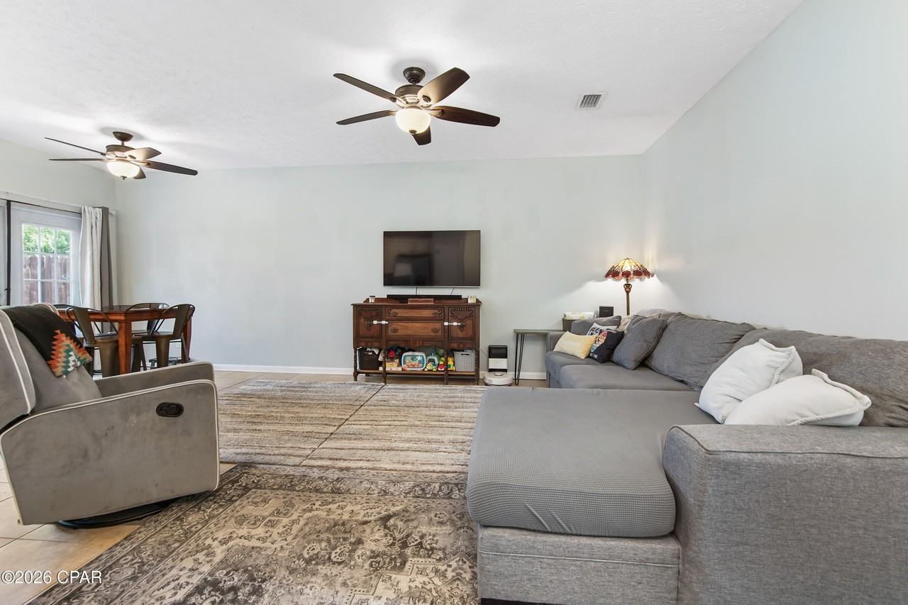 2428 Causeway Manor Ct - Photo 5 of 34
