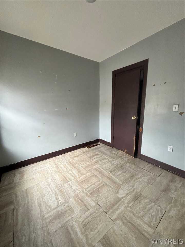 408 Koons Ave - Photo 6 of 8