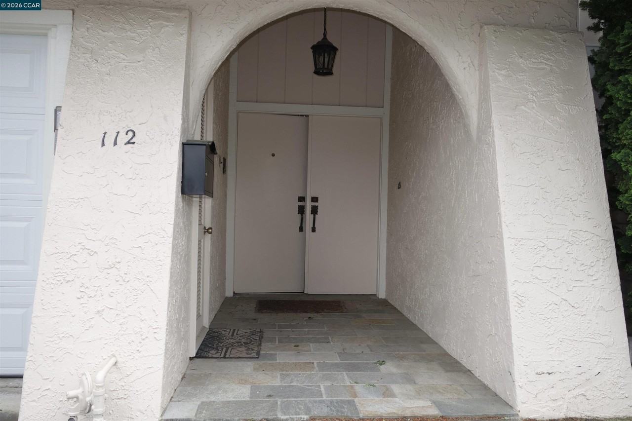 112 Marchbanks Ct - Photo 2 of 20