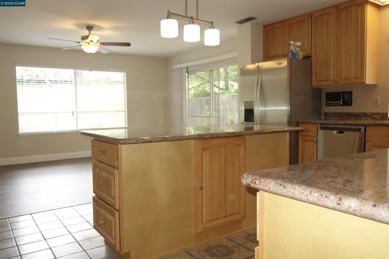 112 Marchbanks Ct - Photo 6 of 20