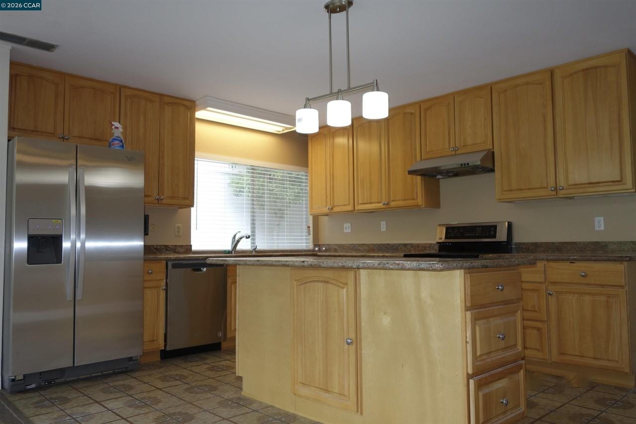 112 Marchbanks Ct - Photo 7 of 20
