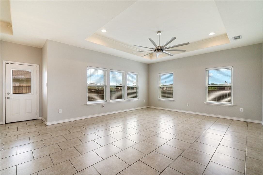 7214 S Lake Bliss Cir - Photo 4 of 33