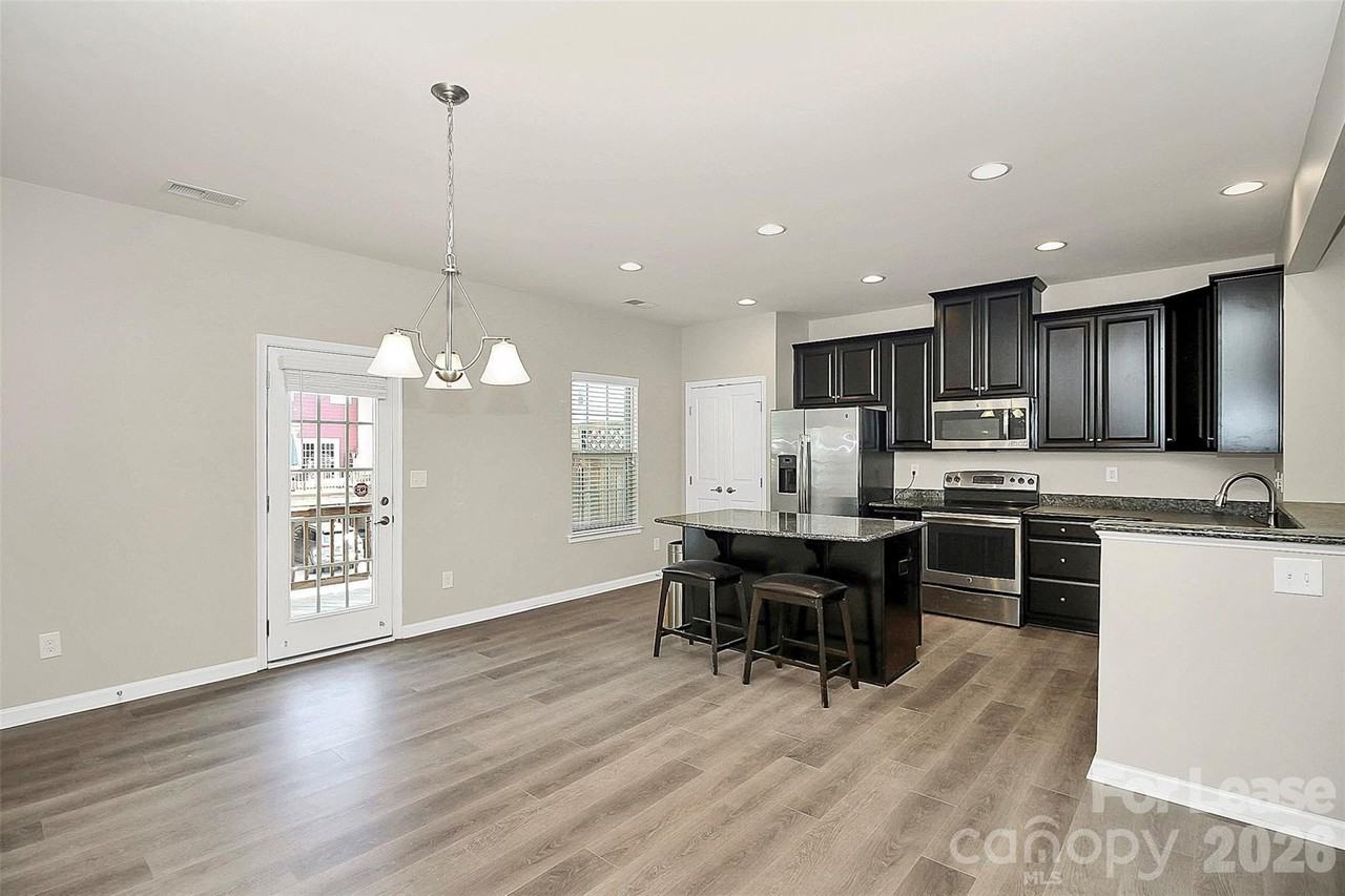 2128 Arbor Loop Dr - Photo 2 of 35
