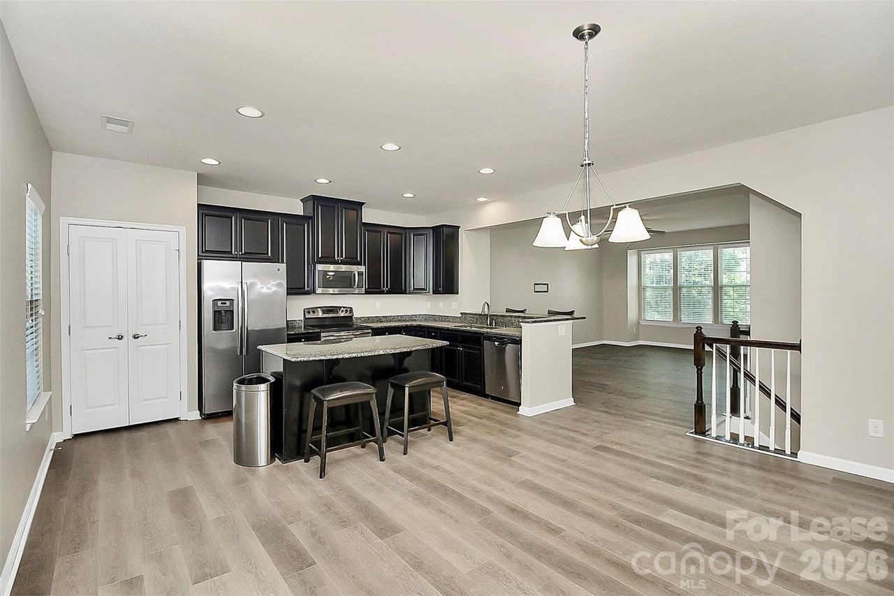 2128 Arbor Loop Dr - Photo 5 of 35