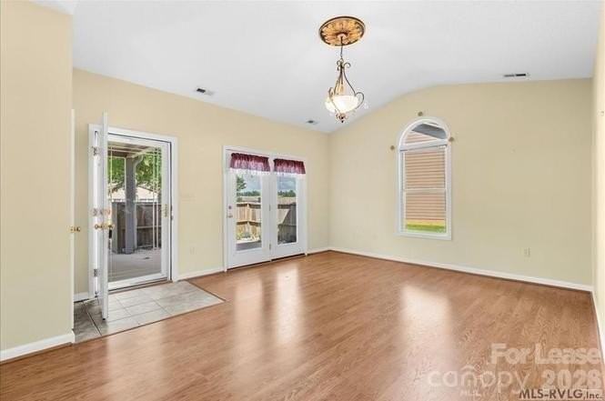 246 Beaver Creek Dr - Photo 2 of 12
