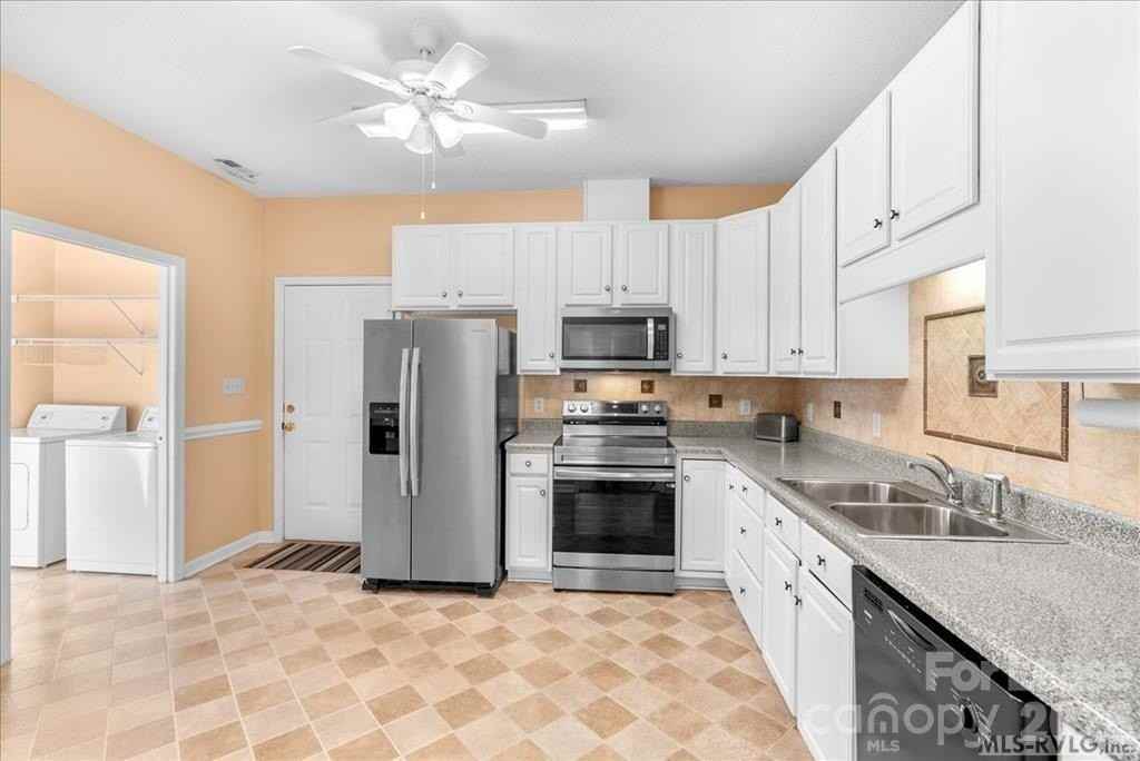 246 Beaver Creek Dr - Photo 3 of 12