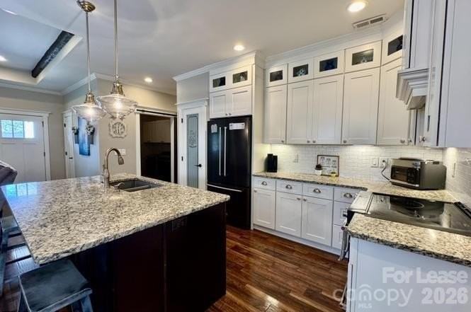 170 Elora Way - Photo 4 of 10