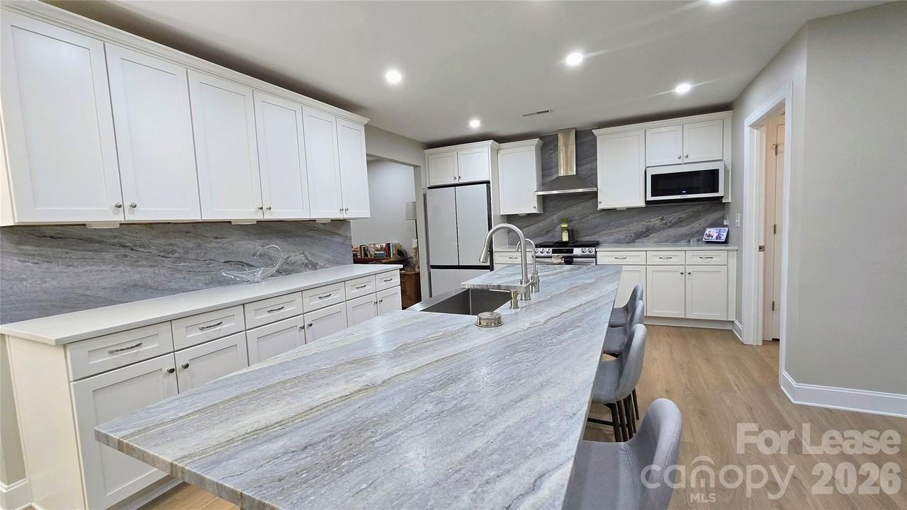 152 Vernon Dr - Photo 5 of 18