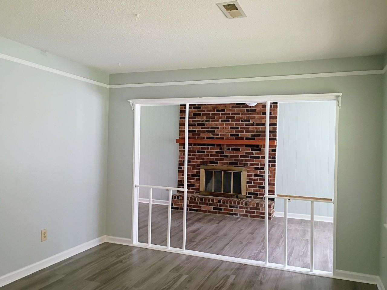 219 Judith Dr - Photo 3 of 15