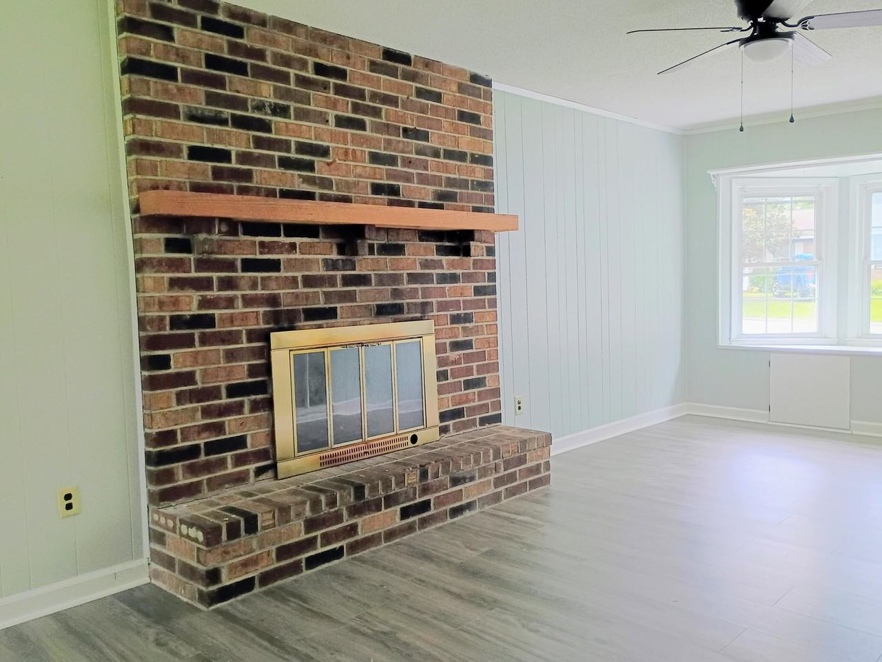 219 Judith Dr - Photo 4 of 15