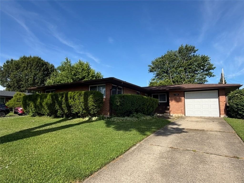 1389 Mapleridge Dr - Photo 2 of 17