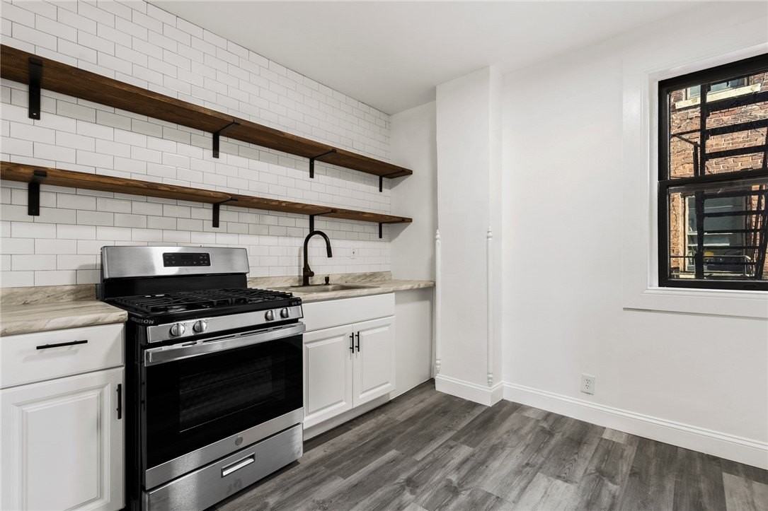 408 E 6th St #5 - Photo 3 of 10