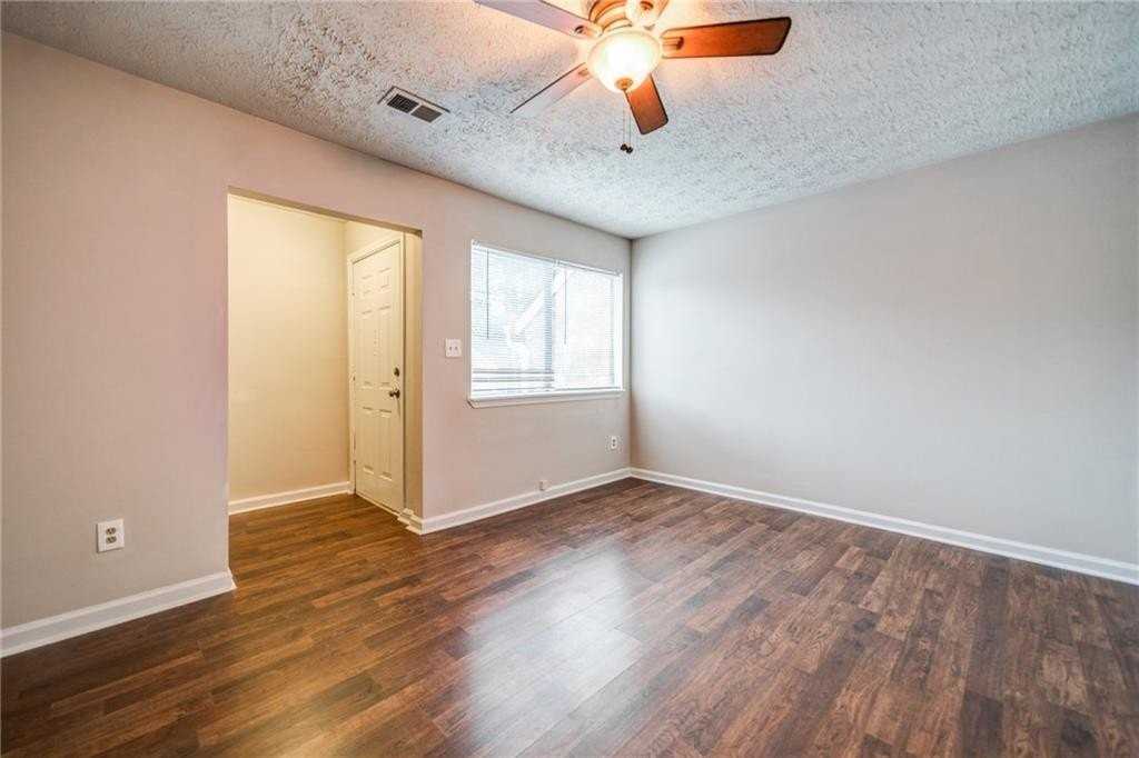 37 Country Place Ct - Photo 4 of 28