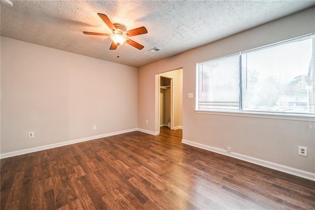 37 Country Place Ct - Photo 5 of 28