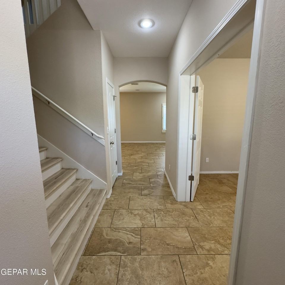 7665 Mundy Creek Dr - Photo 2 of 50