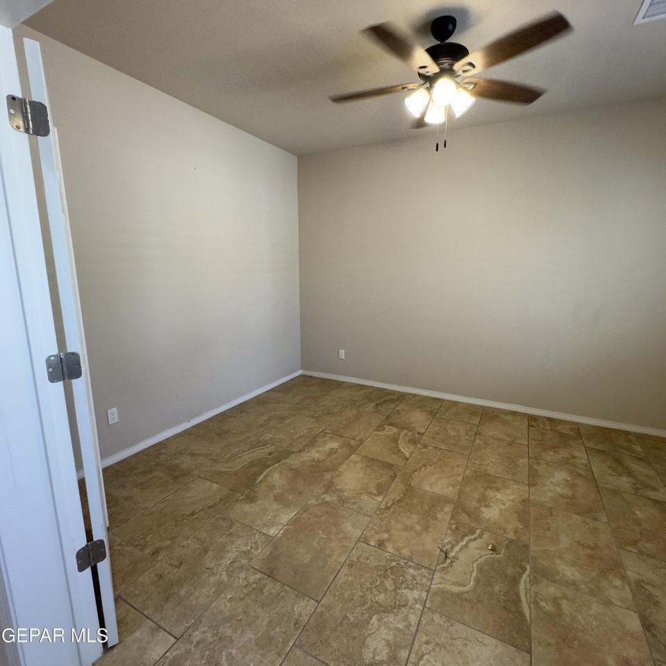 7665 Mundy Creek Dr - Photo 3 of 50