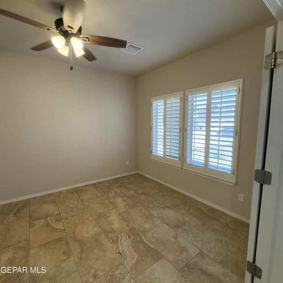 7665 Mundy Creek Dr - Photo 4 of 50