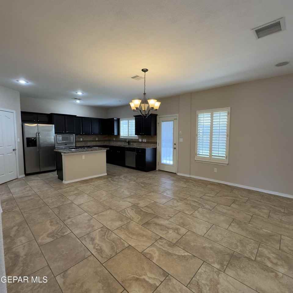 7665 Mundy Creek Dr - Photo 6 of 50