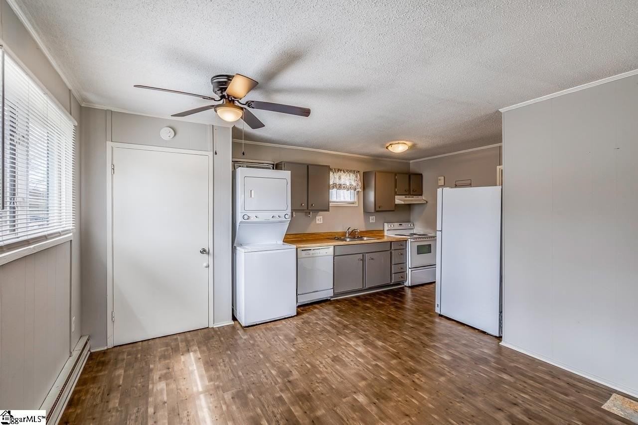 34 Kimbell Ct - Photo 3 of 16