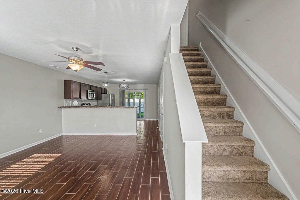 177 Glen Cannon Dr - Photo 2 of 21
