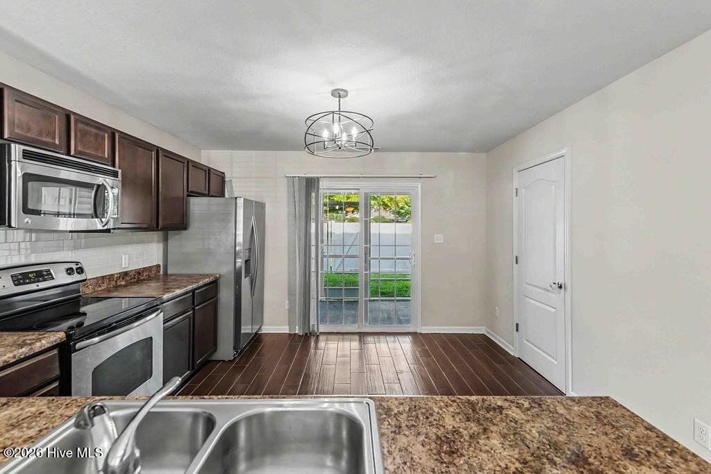 177 Glen Cannon Dr - Photo 5 of 21