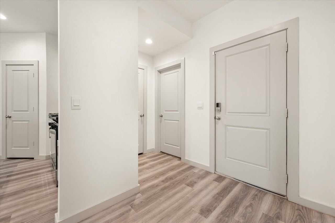 2311 149th St - Photo 5 of 31