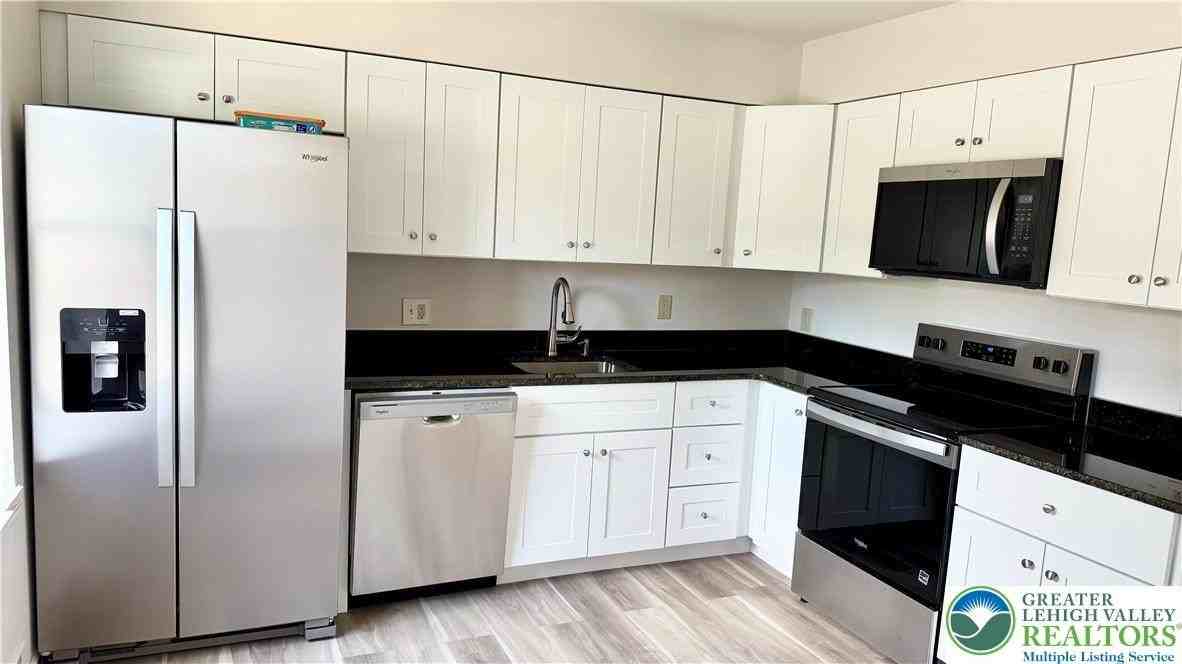 15 W Chestnut St - Photo 2 of 17