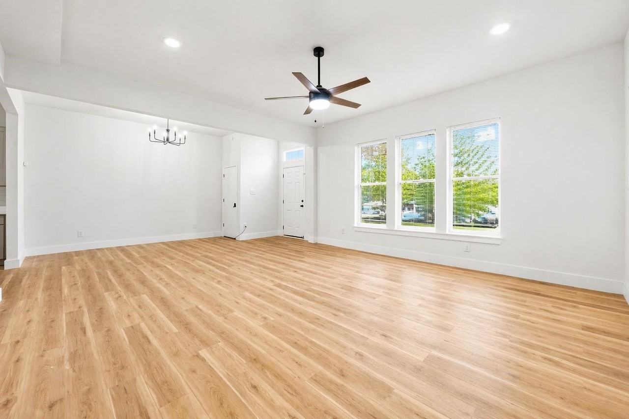 1595 Court Ave - Photo 7 of 18
