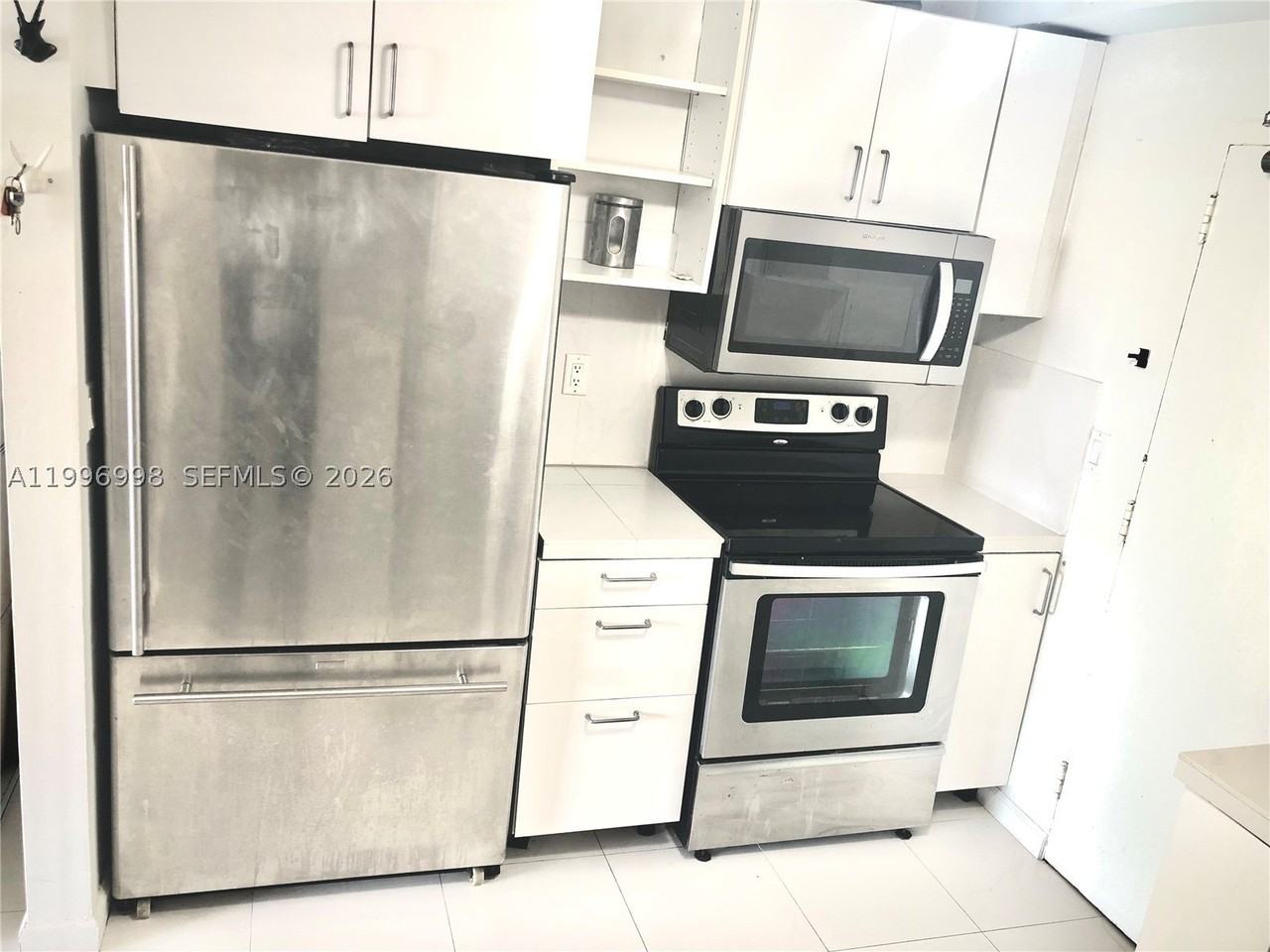 1430 Brickell Bay Dr #106 - Photo 5 of 15