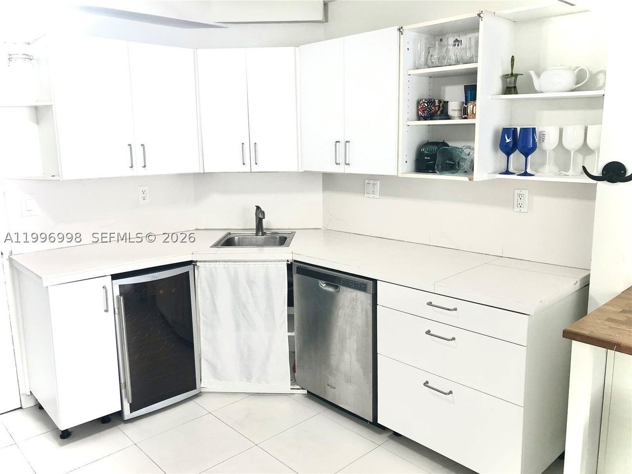 1430 Brickell Bay Dr #106 - Photo 6 of 15