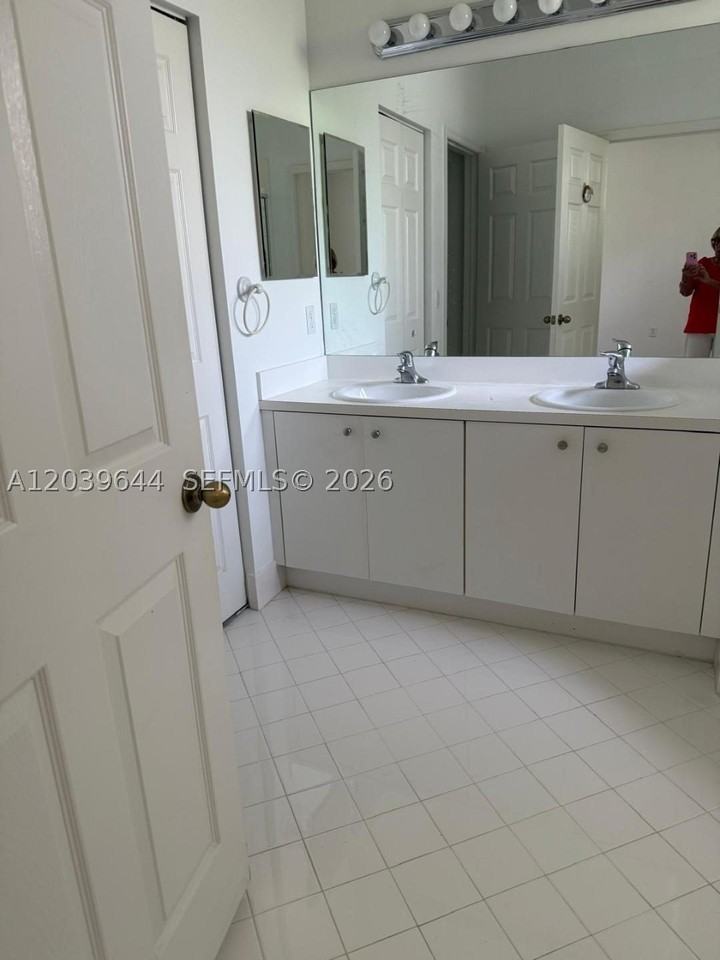 22270 Sw 93rd Pl - Photo 7 of 10
