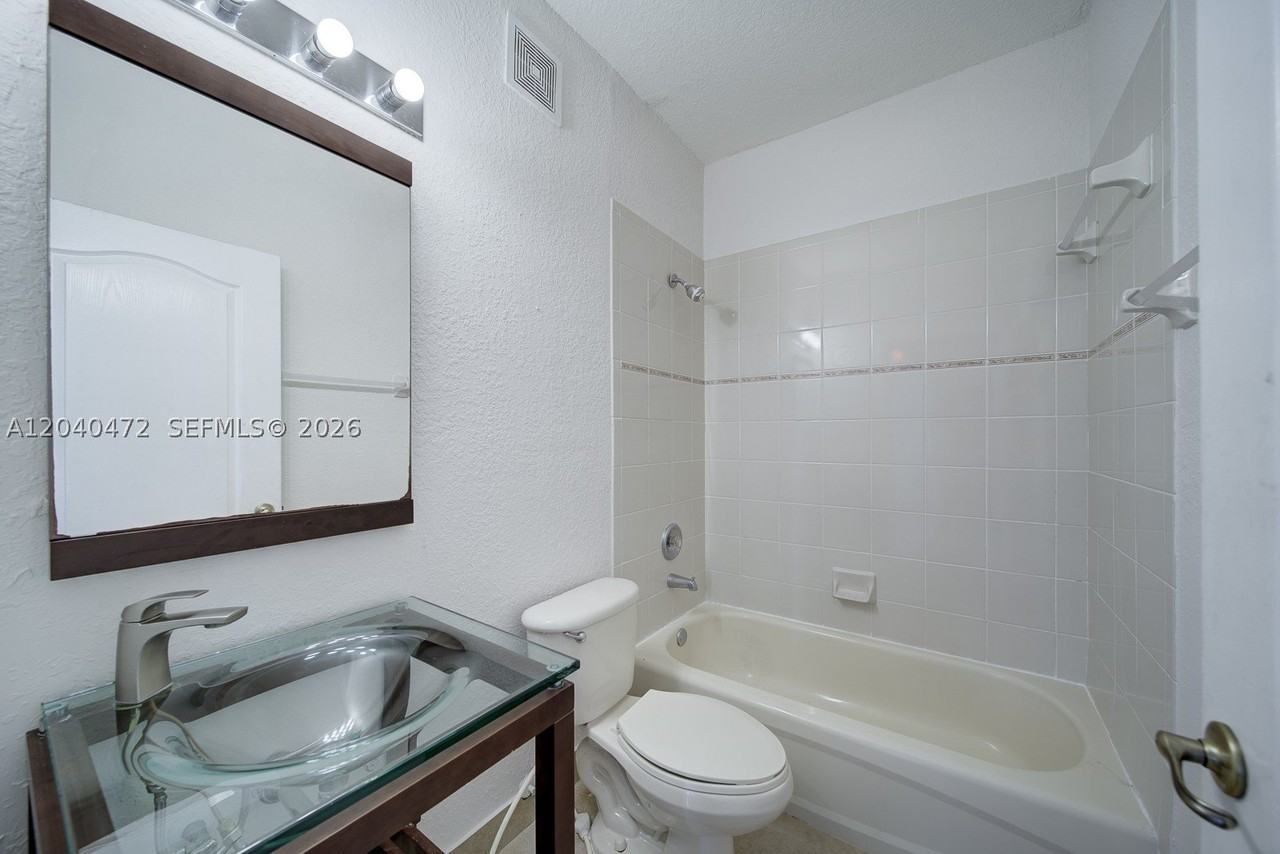 13801 Sw 170th Ter - Photo 6 of 23