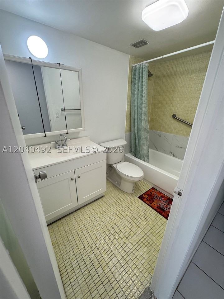 1470 Ne 125th Ter #205 - Photo 5 of 16