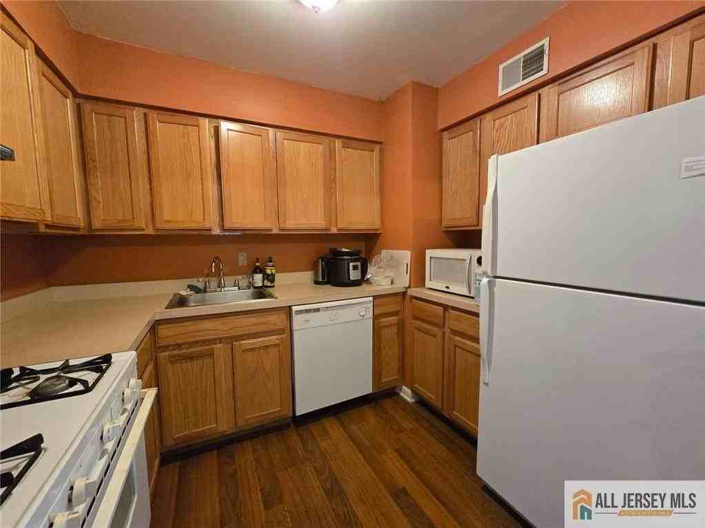 138 Orlando St #138 - Photo 7 of 11