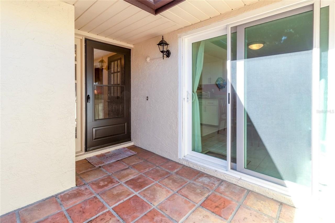 4660 La Jolla Dr - Photo 4 of 39