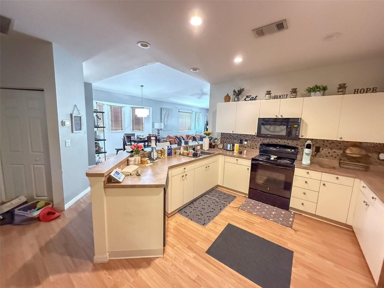 317 28th St W - Photo 6 of 19