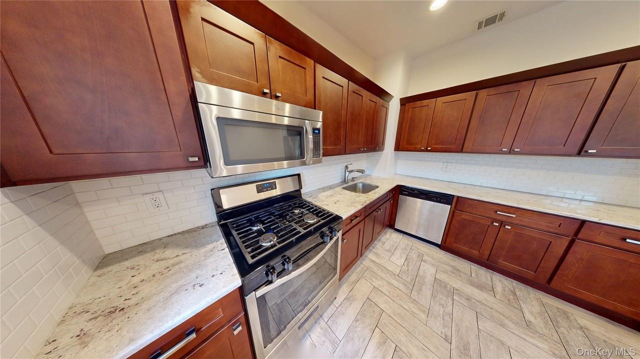 5 Wayne Ave - Photo 5 of 9