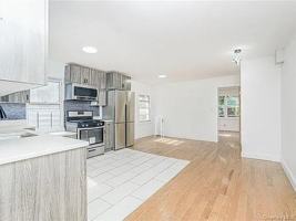 featured image of 592 E 39th St #2FL