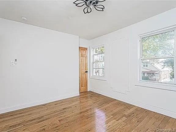592 E 39th St #2FL - Photo 3 of 7
