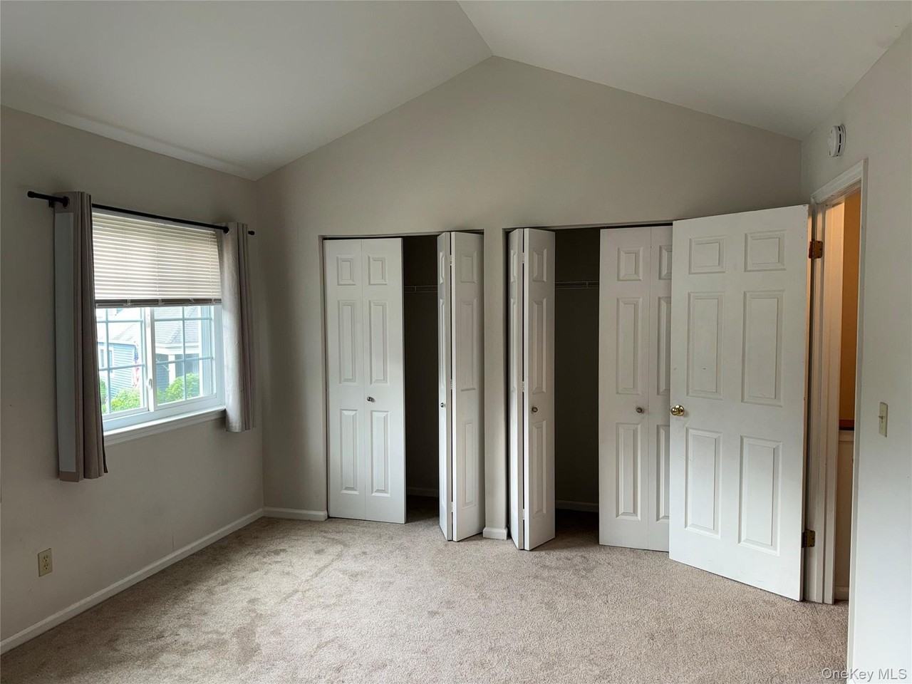 1404 Brentwood Dr - Photo 3 of 6